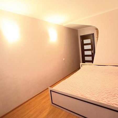 Двухкомнатная Квартира 300М От Моря Ул Парковая 18 Отчетные Док Chornomorsk Exterior photo